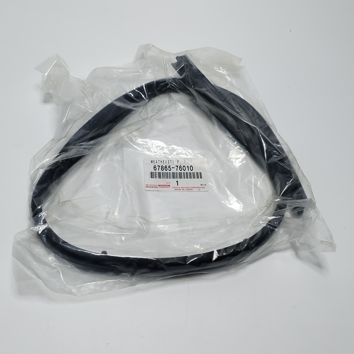 Genuine Lexus UX 200 Weatherstrip Front Door RH Oem Part 67865-76010