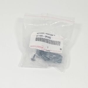 Genuine Toyota Verso Headlamp Protector Retainer Lower RH Oem Part 81195-0F040
