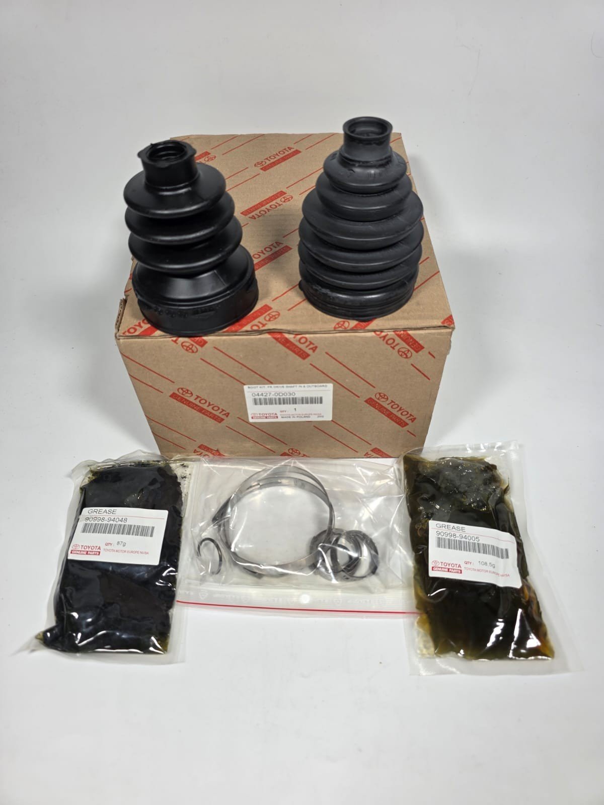 Genuine Toyota Yaris Front Driveshaft Boot Kit 2005-2011 Oem Part 04427-0D030