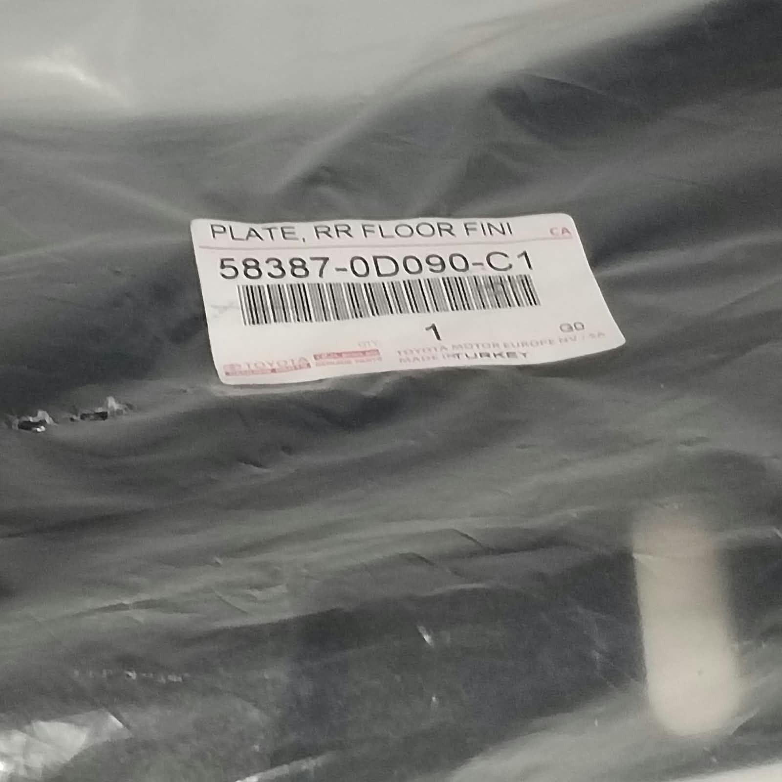 Genuine Toyota Yaris Rear Floor Finish Plate 2015-2018 Oem Part 58387-0D090-C1