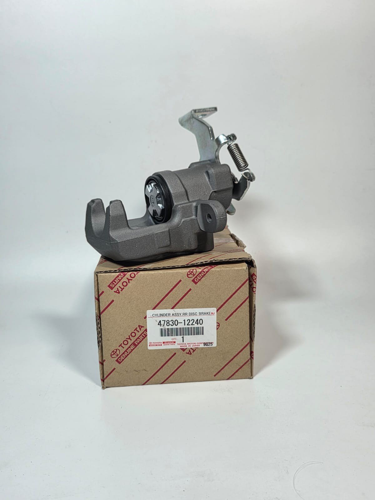 Genuine Toyota Corolla IM Rear Disc Brake Cylinder Assy Oem Part 47830-12240 - Image 2