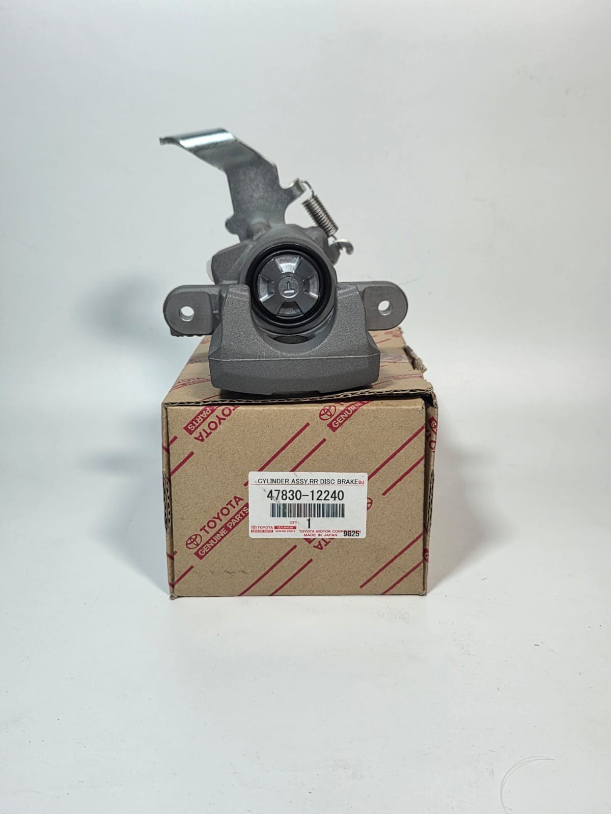Genuine Toyota Corolla IM Rear Disc Brake Cylinder Assy Oem Part 47830-12240