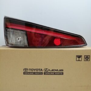 TOYOTA PRIUS REAR RH STOP LIGHT REAR LOWER LAMP ASSEMBLY 2016 - 2018 81581-47011